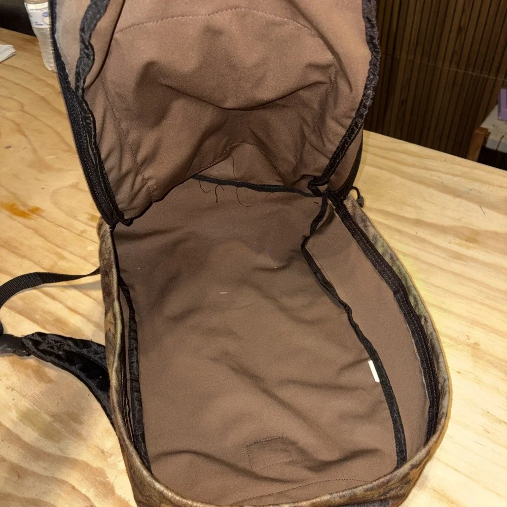 Mad Dog Gear Camo Hunting Backpack Daypack Outdoor Pack School Very Good